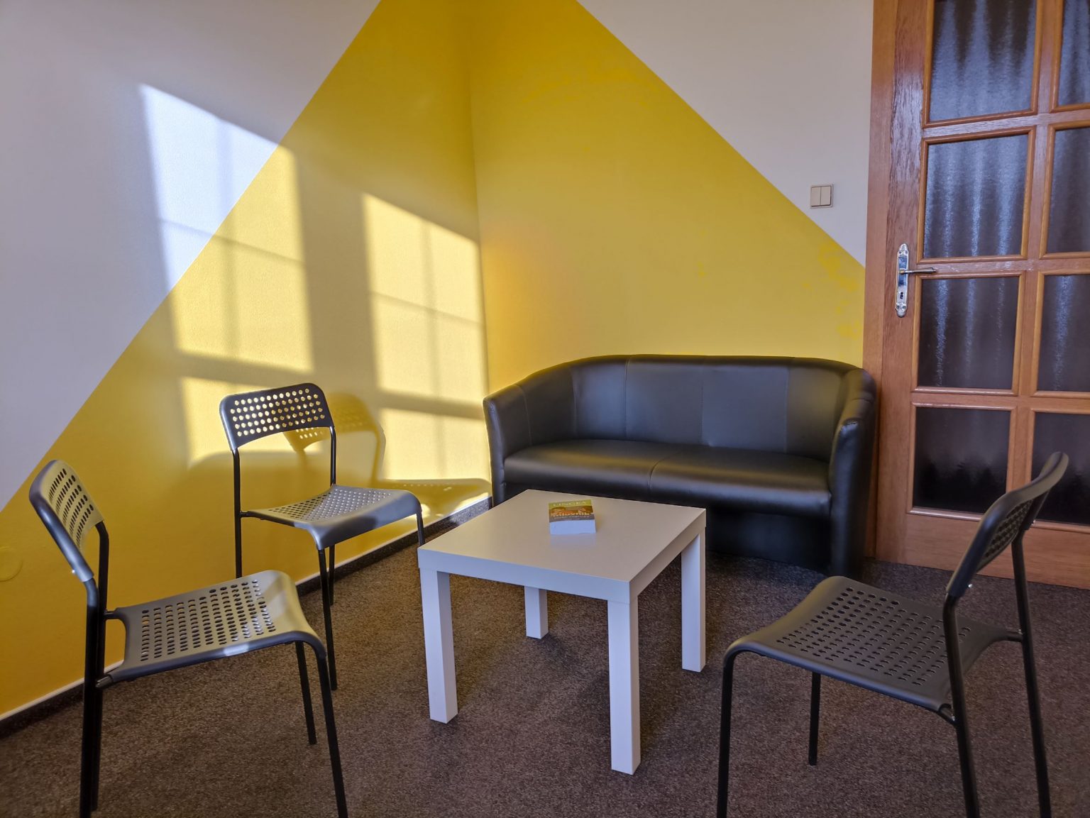 https://www.ablado.cz/wp-content/uploads/2021/12/Kancl-mensi-1536x1153.jpg